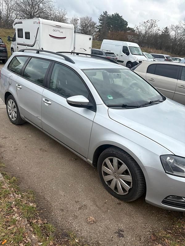 Gebraucht VW Passat 140 PS (102 kW) 2013 Silber Kombi