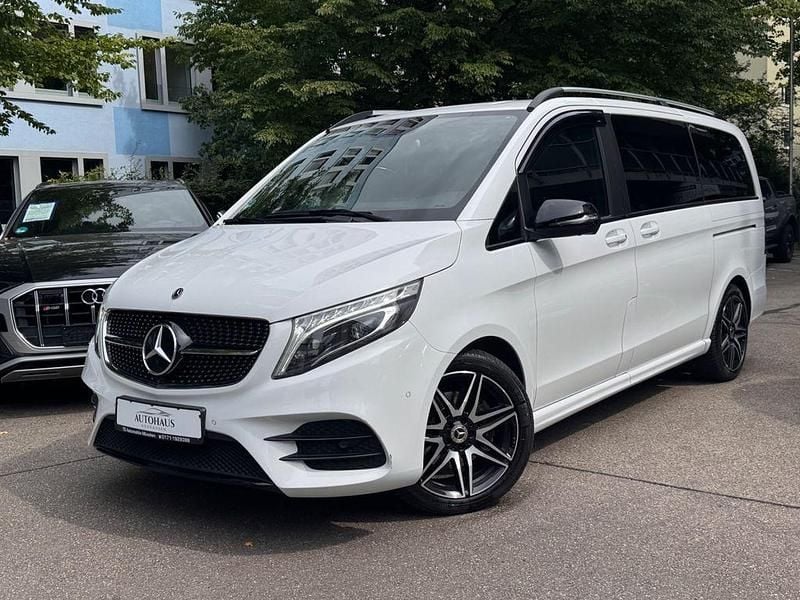 Weiß Gebraucht 2022 Mercedes V300 AMG line Van / Kleinbus | 56.990 € (Fairer Preis) - Bild 1/4