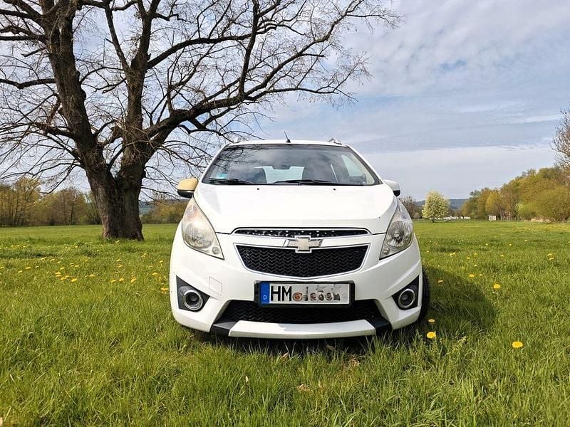 Gebraucht Chevrolet Spark LT 82 PS (60 kW) 2011 Weiß Kleinwagen