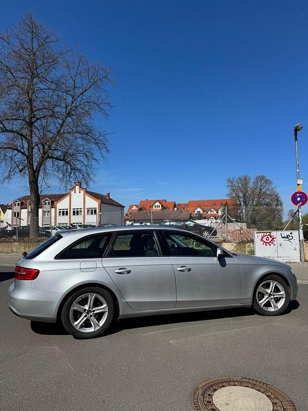 Gebraucht Audi A4 Attraction 177 PS (130 kW) 2012 Grau Kombi