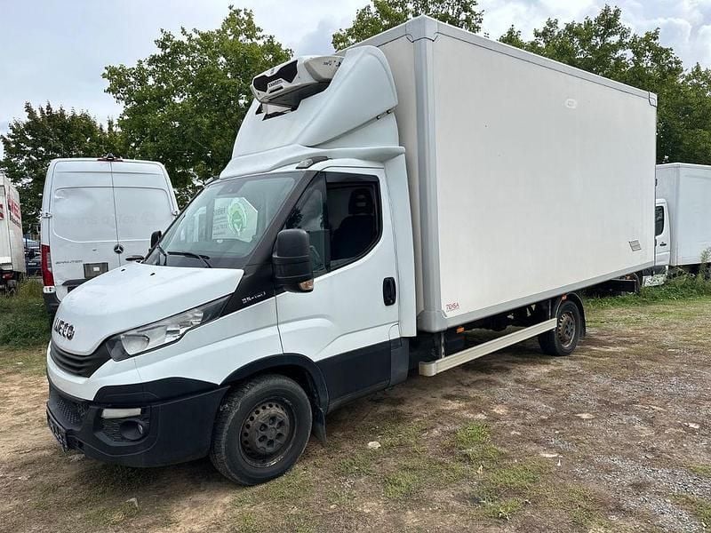 Gebraucht Iveco Daily 150 PS (110 kW) 2017 Weiß Van / Kleinbus