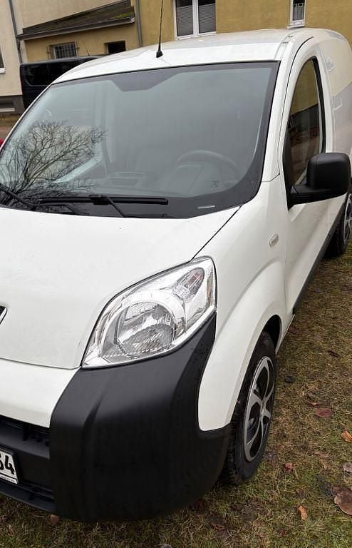 Weiß Gebraucht 2013 Peugeot Bipper Van / Kleinbus | 4.300 € (Fairer Preis) - Bild 1/4