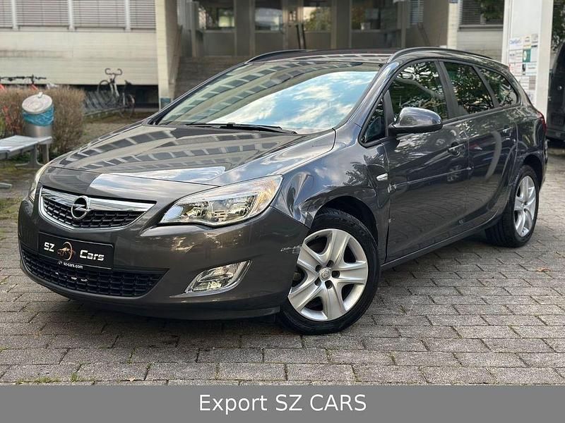 Grau Gebraucht 2011 Opel Astra Design Edition Kombi | 4.999 € (Guter Preis) - Bild 1/4