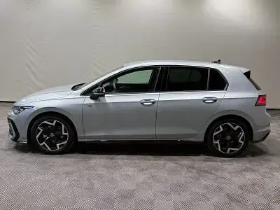 Gebraucht VW Golf VIII R-line 150 PS (110 kW) 2025 Pure white Limousine