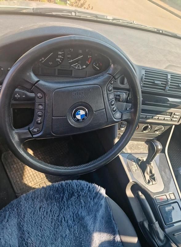 Second-hand BMW 523 170 CP (125 kW) 2000 Argintiu Break