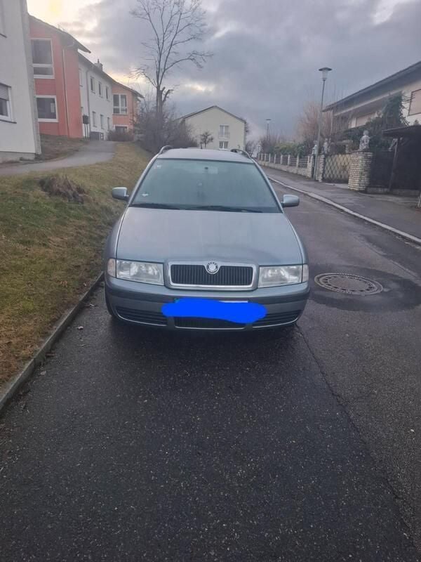 Blau Gebraucht 2002 Skoda Octavia Kombi | 750 € (Fairer Preis) - Bild 1/4