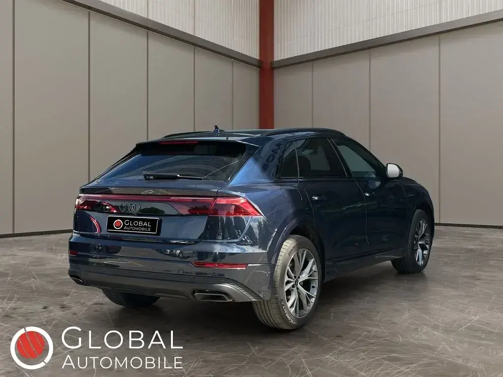 Gebraucht Audi Q8 S-Line 286 PS (210 kW) 2024 Blau SUV