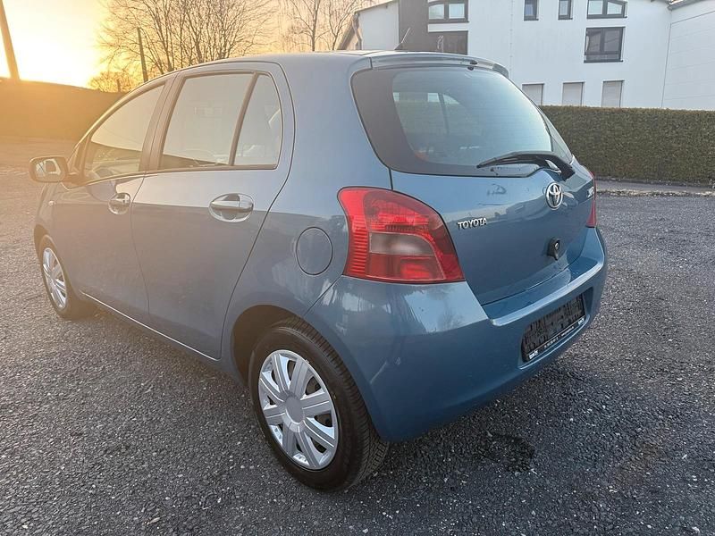 Gebraucht Toyota Yaris 87 PS (63 kW) 2008 Blau Kleinwagen