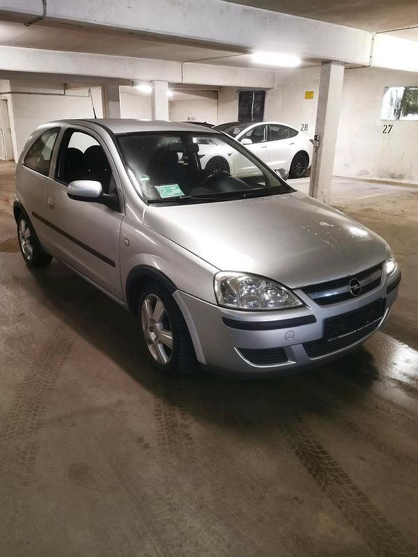 Gebraucht Opel Corsa 80 PS (58 kW) 2004 Silber Kleinwagen