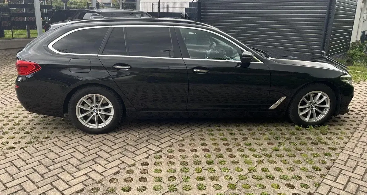 Gebraucht BMW 520 190 PS (139 kW) 2018 Schwarz Kombi