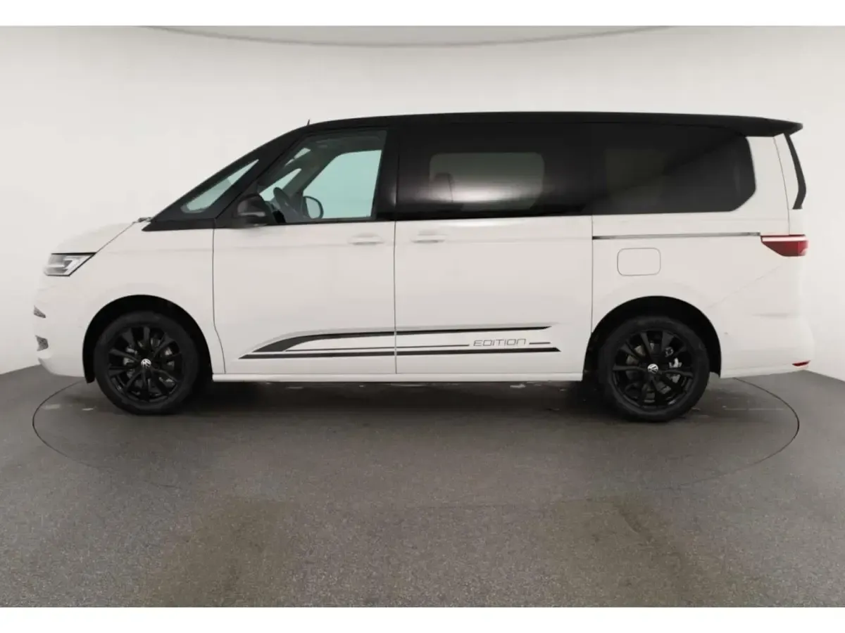 Second-hand VW Multivan Life 150 CP (110 kW) 2026 Monovolum