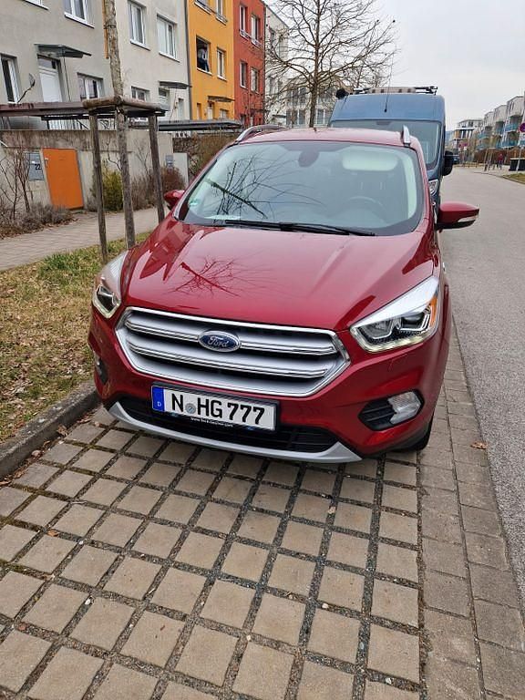 Rot Gebraucht 2017 Ford Kuga Titanium SUV | 10.700 € (Guter Preis) - Bild 1/4