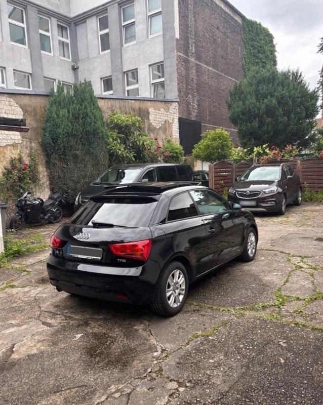 Second-hand Audi A1 86 CP (63 kW) 2011 Negru Hatchback