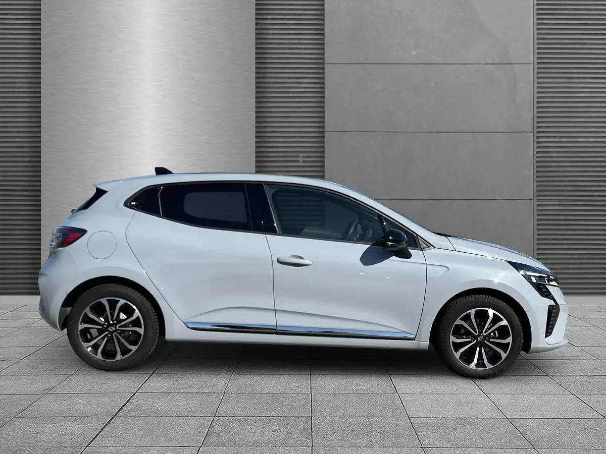 Gebraucht Renault Clio Techno 90 PS (66 kW) 2025 Grau (rafalegrau) Kleinwagen