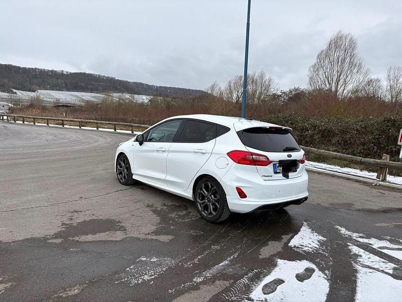 Gebraucht Ford Fiesta ST-Line 101 PS (74 kW) 2018 Weiß Kleinwagen