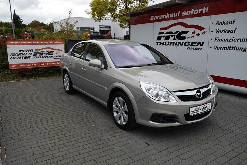 Grau Gebraucht 2007 Opel Vectra Edition+ Limousine | 2.990 € (Etwas zu teuer) - Bild 1/4