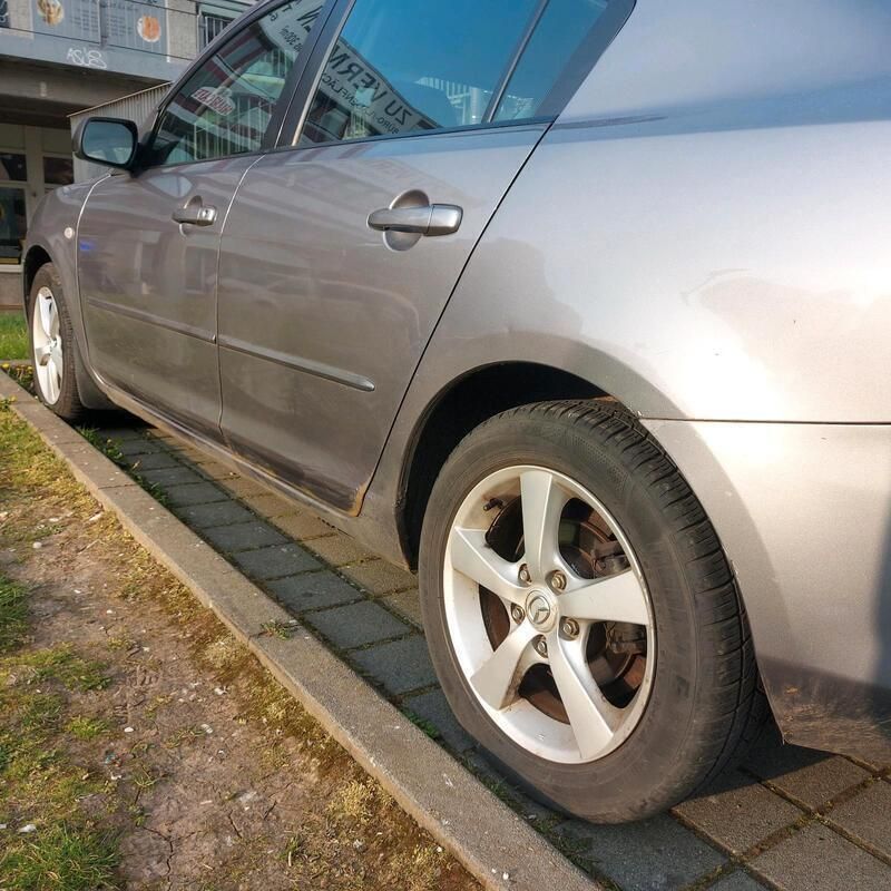 Gebraucht 2005 Mazda 3 Limousine | 1.200 € (Guter Preis) - Bild 1/4