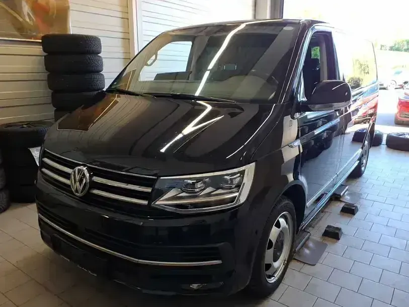 Gebraucht VW Multivan Highline 199 PS (146 kW) 2019 Schwarz Van / Kleinbus