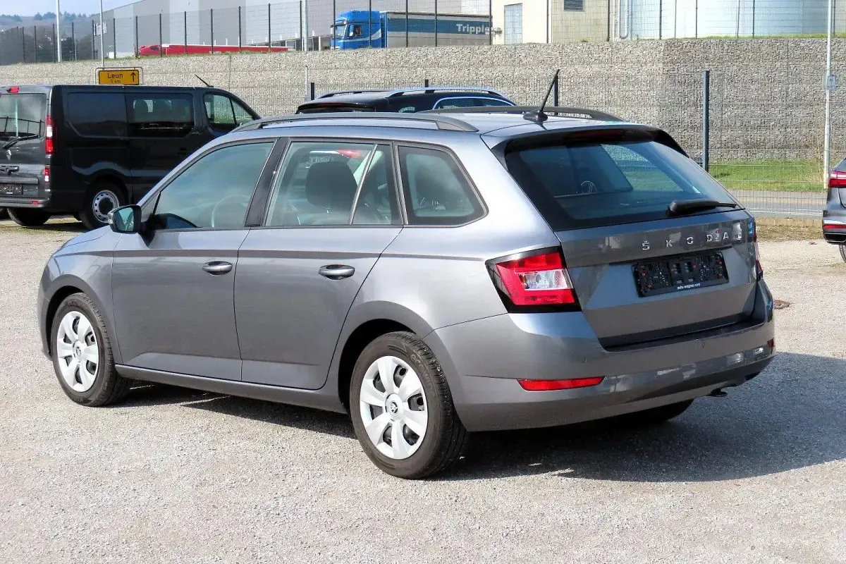 Gebraucht Skoda Fabia 95 PS (69 kW) 2022 Grau Kleinwagen