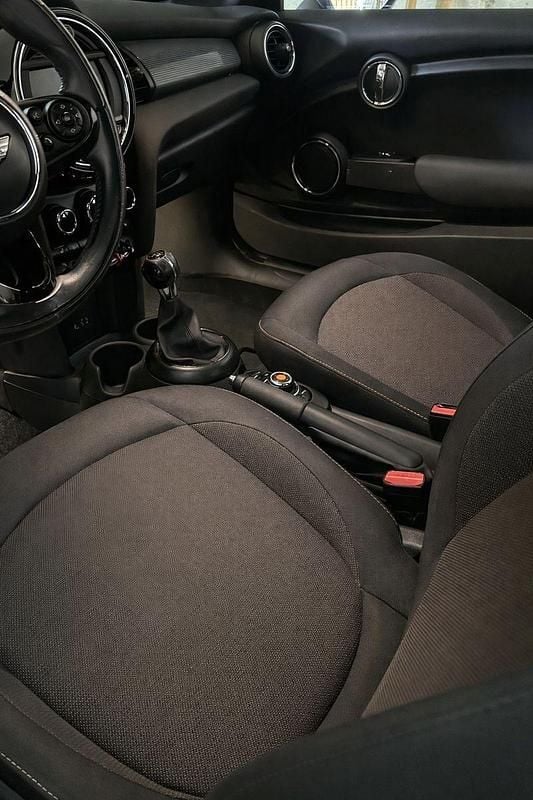 Usata Mini Cooper D 116 CV (85 kW) 2016 Nero Utilitaria