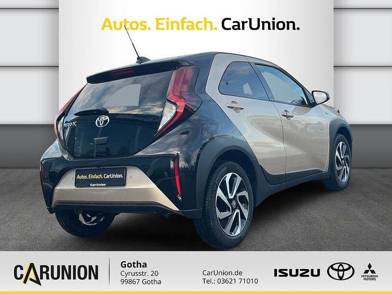 Neu Toyota Aygo 72 PS (52 kW) 2026 Beige
