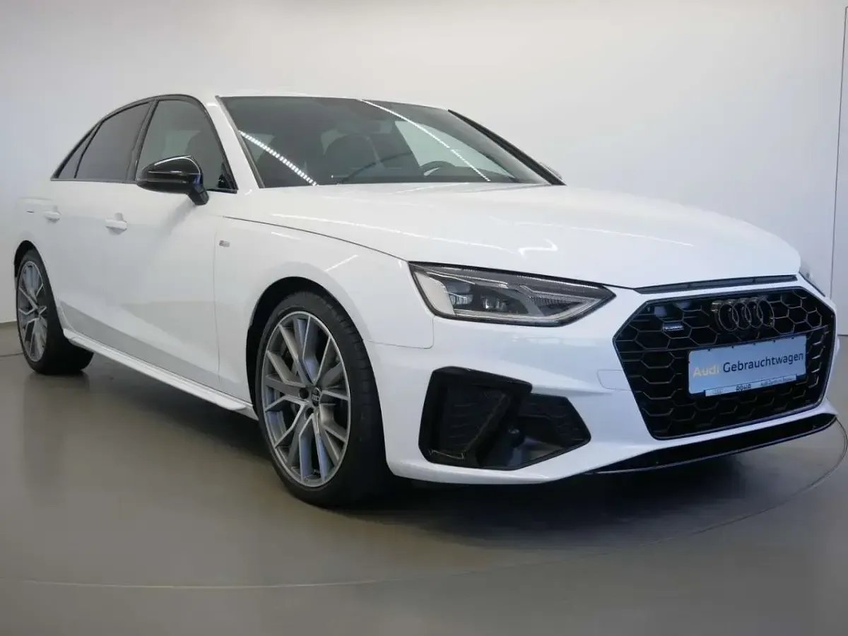 Używany Audi A4 S-Line 286 KM (210 kW) 2023 Biały Sedan/Limuzyna