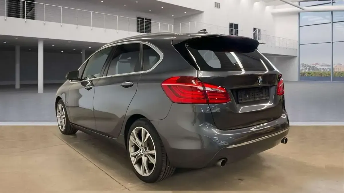 Gebraucht BMW 220 Luxury Line 190 PS (139 kW) 2016 Mineralgrau Van / Kleinbus
