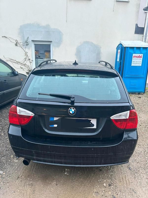 Gebraucht BMW 320 150 PS (110 kW) 2006 Schwarz Limousine