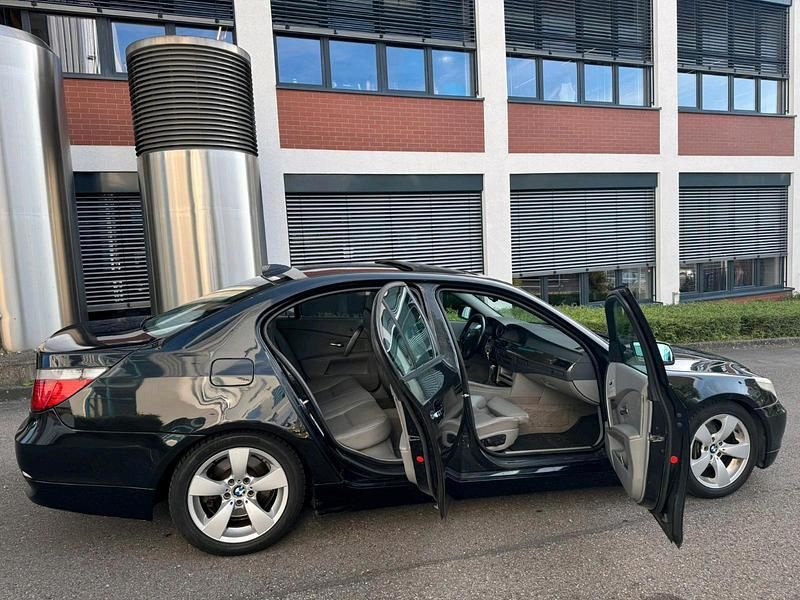 Schwarz Gebraucht 2004 BMW 530 Limousine | 5.300 € (Fairer Preis) - Bild 1/4