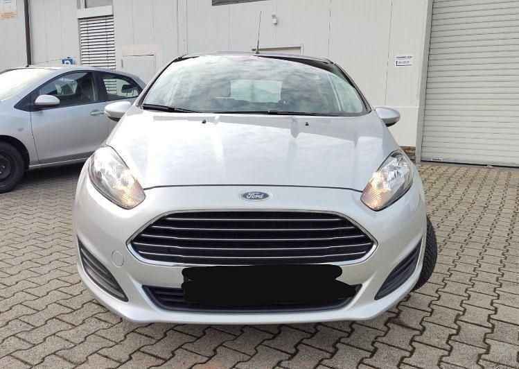 Gebraucht Ford Fiesta Trend 82 PS (60 kW) 2014 Silber Kleinwagen