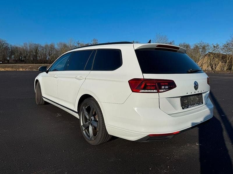 Gebraucht VW Passat Trendline 120 PS (88 kW) 2019 Weiß Limousine