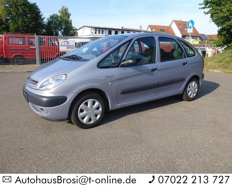 Grau Gebraucht 2001 Citroën Xsara Picasso Exclusive Van / Kleinbus | 1.590 € (Fairer Preis) - Bild 1/4