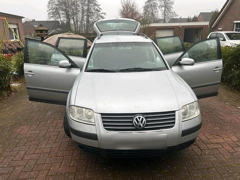 Gebraucht VW Passat 116 PS (85 kW) 2001 Grau Limousine