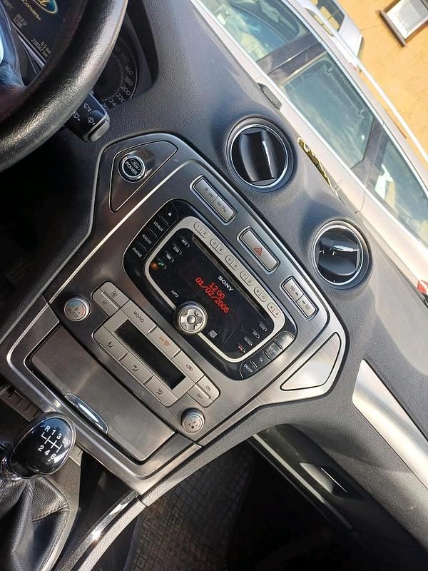 Gebraucht Ford Mondeo 140 PS (102 kW) 2008 Grau Kombi