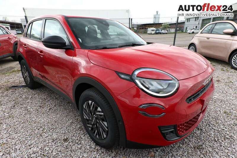 Solid red Neu 2024 Fiat 600 SUV | 21.930 € (Superpreis) - Bild 1/4