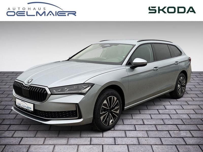 Silber Neu 2025 Skoda Superb Selection Kombi | 53.900 € - Bild 1/4