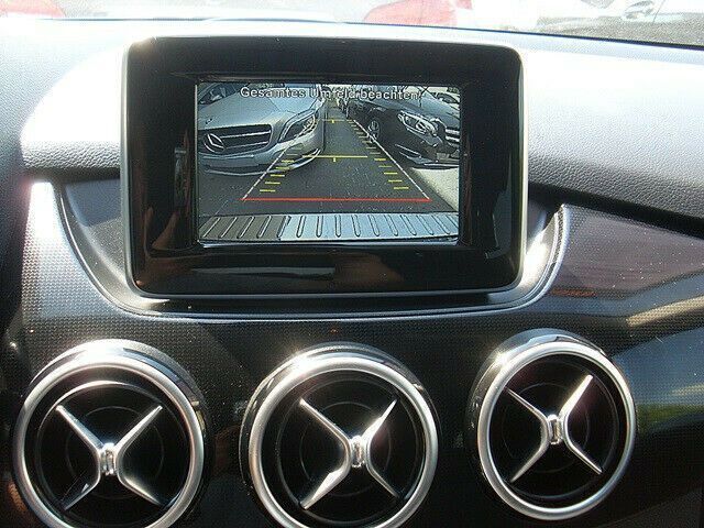 Gebraucht Mercedes B200 156 PS (114 kW) 2014 Grau metallic Van / Kleinbus