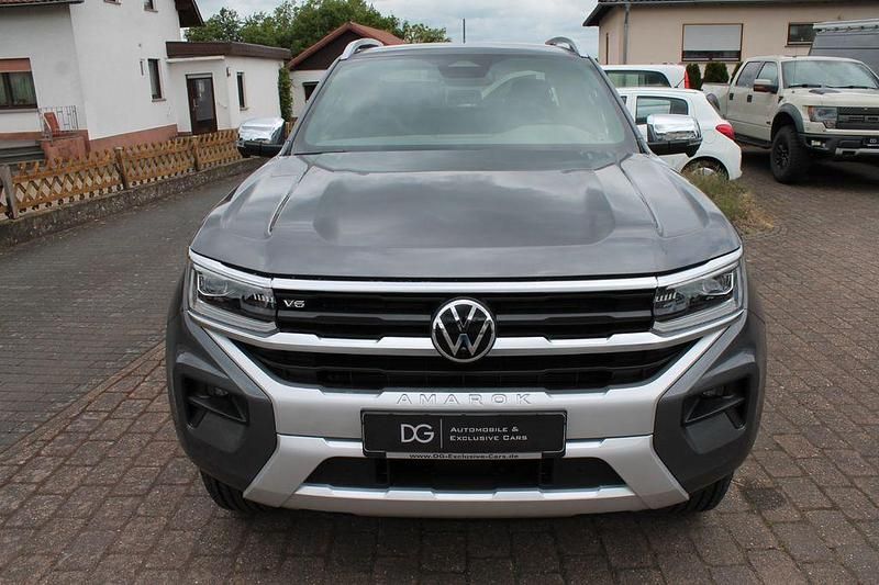 Neu VW Amarok Aventura 241 PS (177 kW) 2025 Rot Pickup