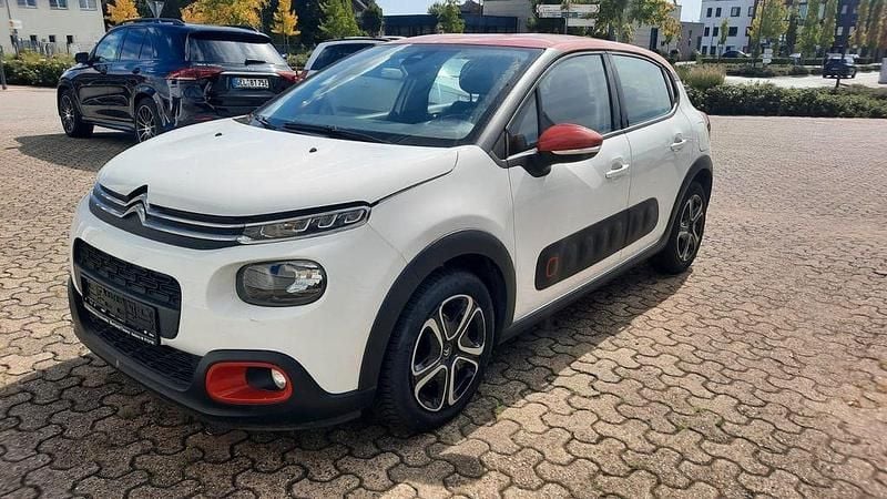 Weiß Gebraucht 2018 Citroën C3 PureTech Kleinwagen | 6.590 € (Superpreis) - Bild 1/4