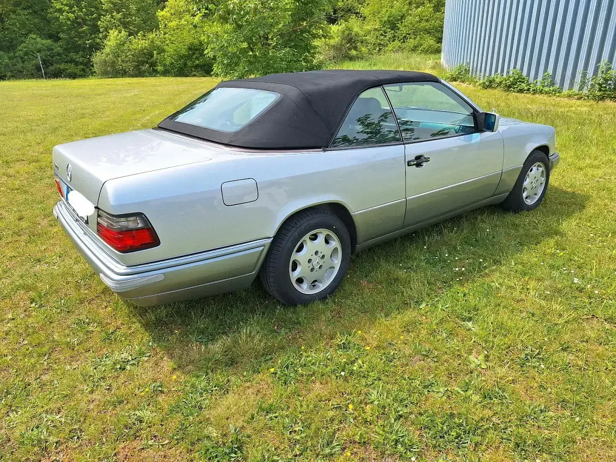 Brugt Mercedes E220 150 HK (110 kW) 1994 Sølv Cabriolet
