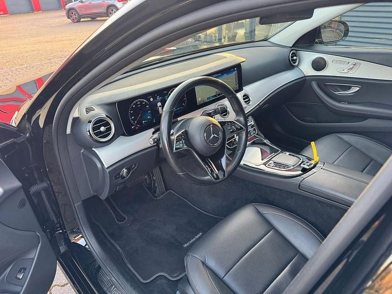 Gebraucht Mercedes E450 Avantgarde 367 PS (269 kW) 2023 Schwarz Limousine