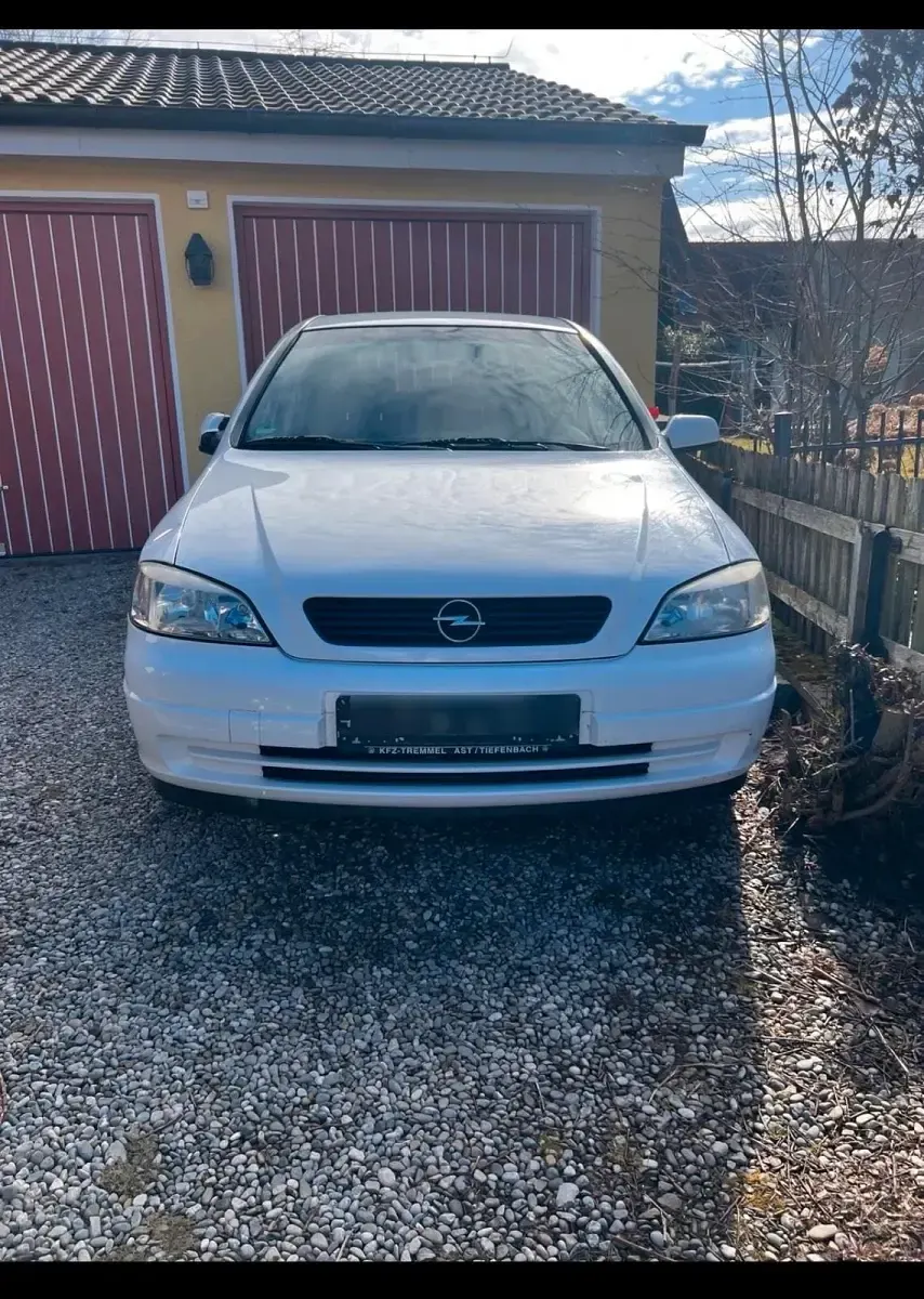 Gebraucht Opel Astra 101 PS (74 kW) 1999 Weiß Limousine