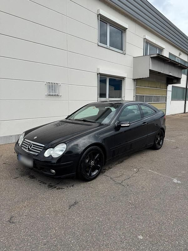 Gebraucht Mercedes C220 143 PS (105 kW) 2003 Schwarz Coupé
