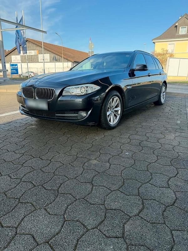 Gebraucht BMW 525 218 PS (160 kW) 2013 Grau Kombi