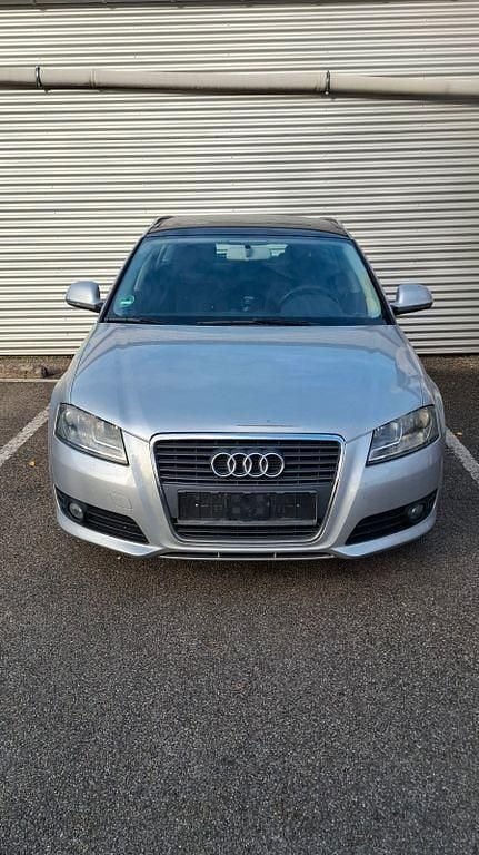 Grau Gebraucht 2009 Audi A3 Sportback S-Line Kleinwagen | 4.800 € (Superpreis) - Bild 1/4