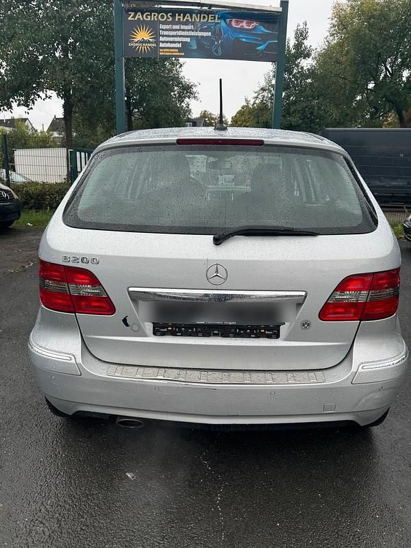 Silber Gebraucht 2008 Mercedes B200 Van / Kleinbus | 4.700 € (Guter Preis) - Bild 1/4