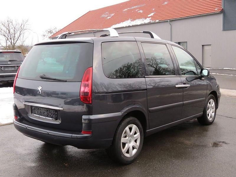 Gebraucht Peugeot 807 Premium 136 PS (100 kW) 2009 Grau Van / Kleinbus