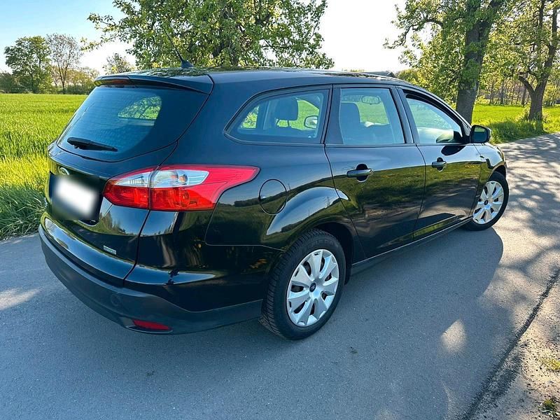 Usata Ford Focus 100 CV (73 kW) 2014 Nero Berlina
