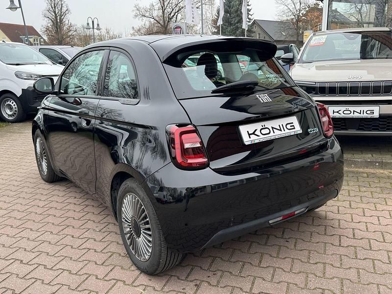 Gebraucht Fiat 500e Basis 86 kW (118 PS) 2023 Schwarz Kleinwagen