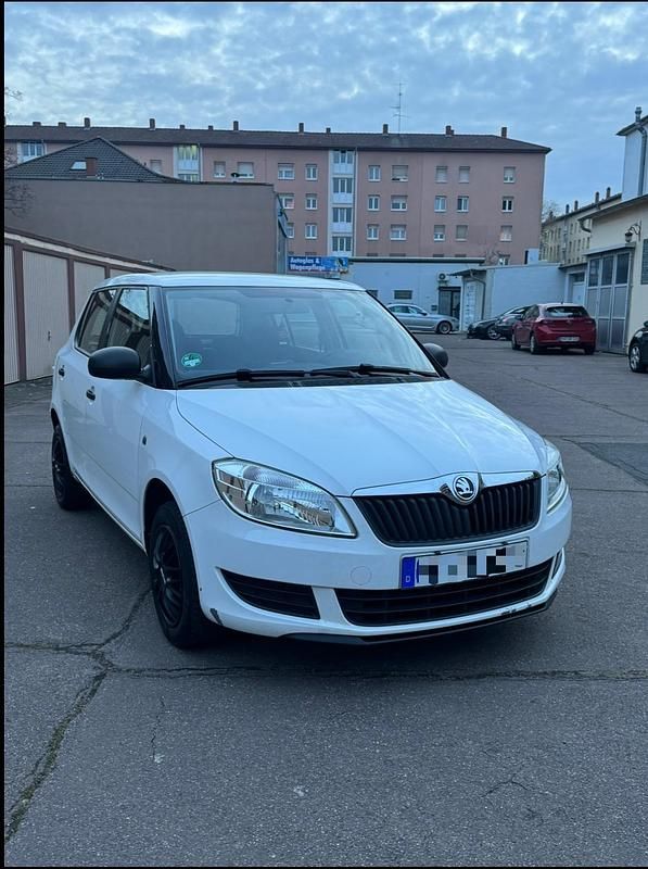 Gebraucht Skoda Fabia Cool Edition 60 PS (44 kW) 2015 Weiß Kleinwagen